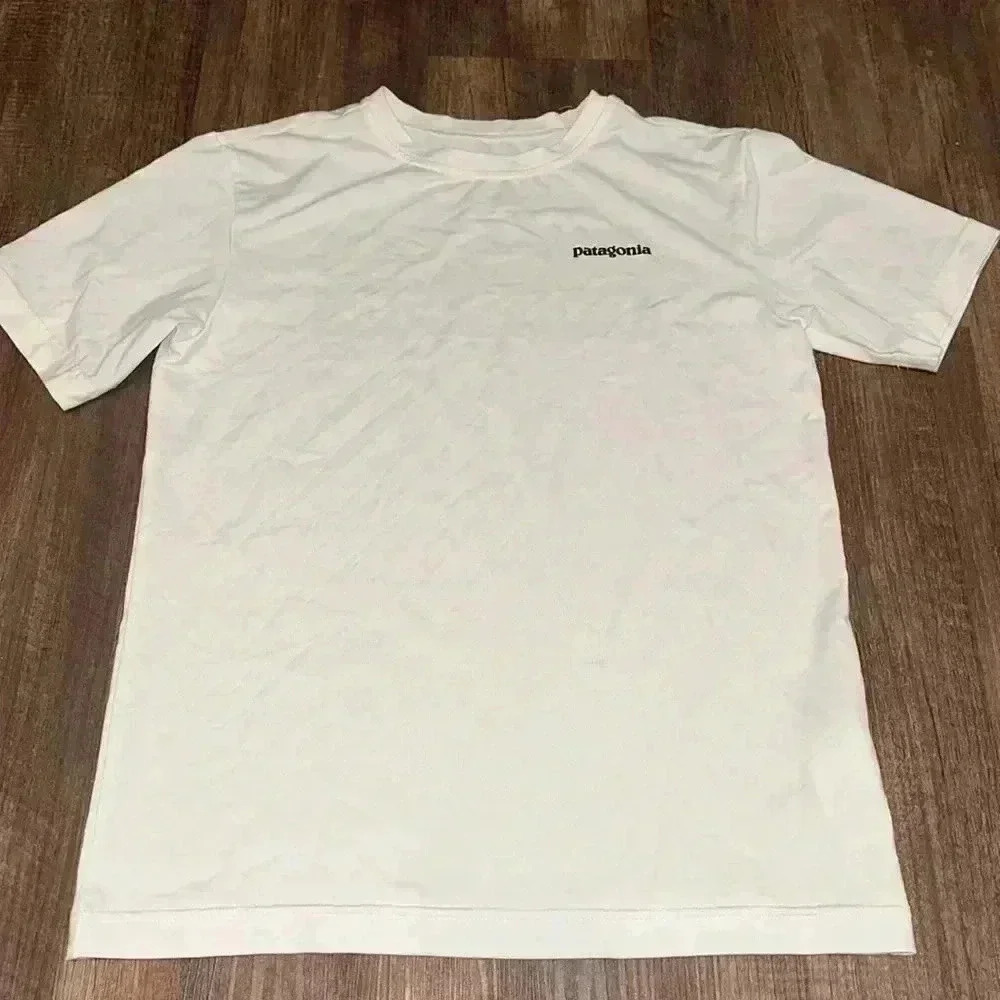 Kids Patagonia Short Sleeve T-Shirt Dri Fit Material Sz L (12)